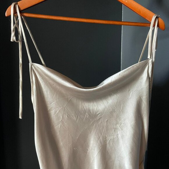 Bridesmaids or Hot Dates? You Decide! - Picture 8 of 8